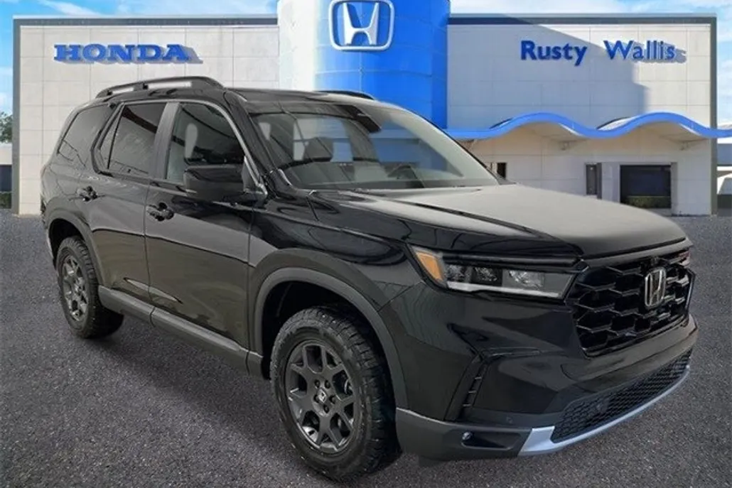 2025 Honda Pilot TrailSport photo 1