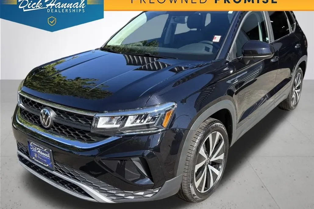 2022 Volkswagen Taos SE photo 1