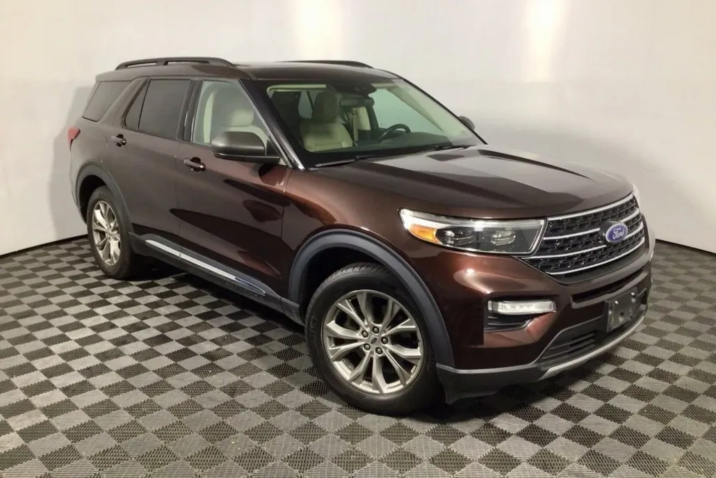 2020 Ford Explorer XLT photo 1