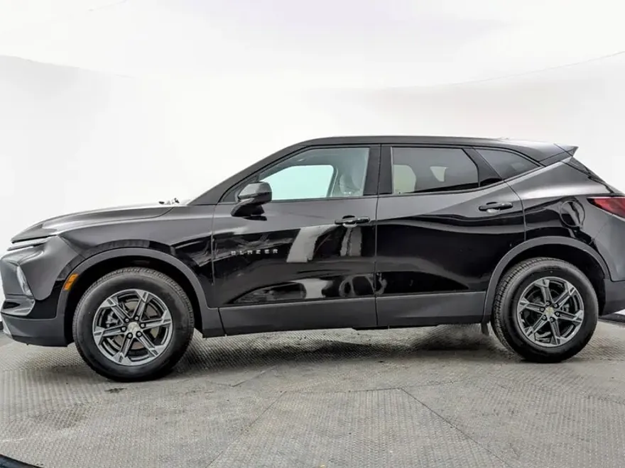 2023 Chevrolet Blazer 2LT photo 1