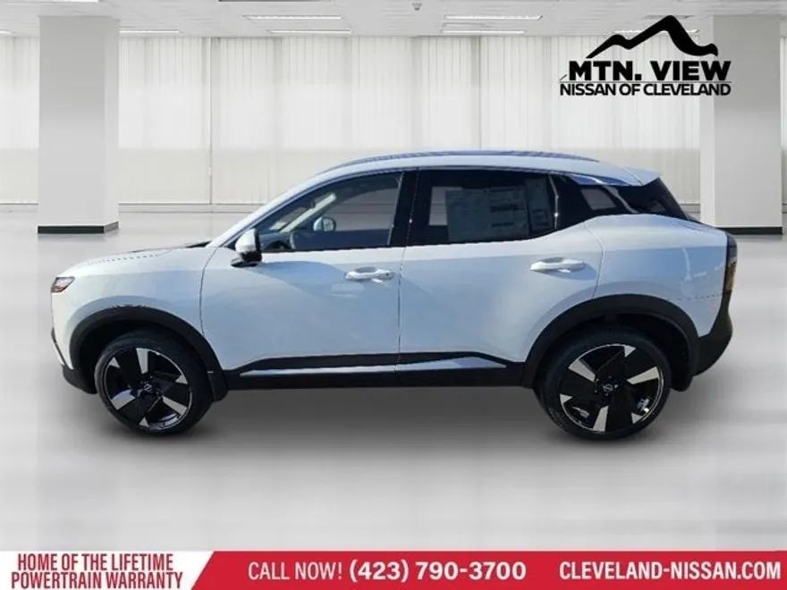 2025 Nissan Kicks SR photo 1