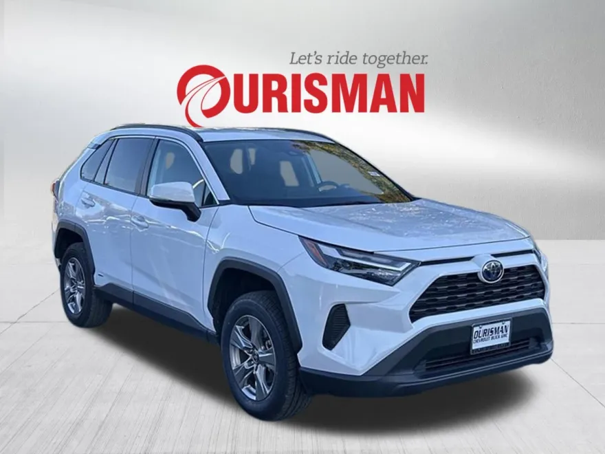 2024 Toyota RAV4 Hybrid XLE photo 1
