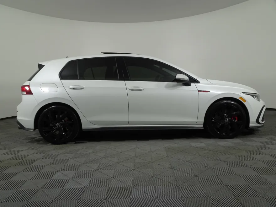 2022 Volkswagen Golf GTI SE photo 1