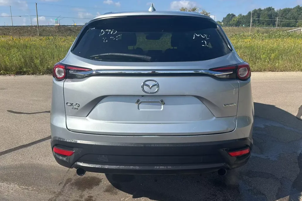 2023 Mazda CX-9 Touring photo 1