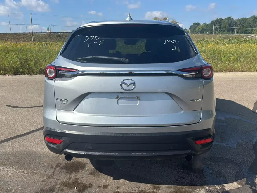 2023 Mazda CX-9 Touring photo 1