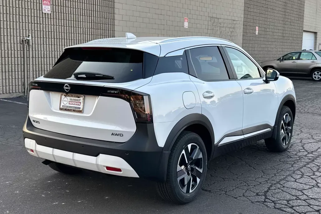 2025 Nissan Kicks SV photo 1