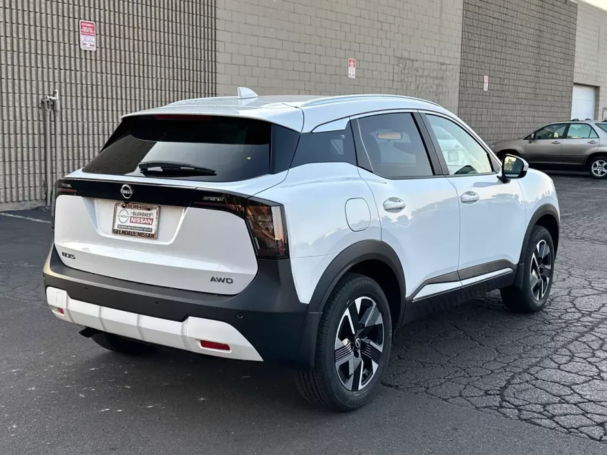 2025 Nissan Kicks SV photo 1