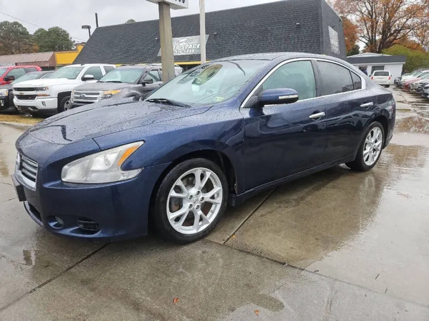 2014 Nissan Maxima SV photo 1