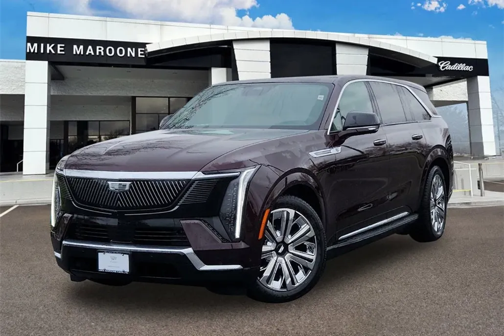 2025 Cadillac Escalade IQ Luxury photo 1