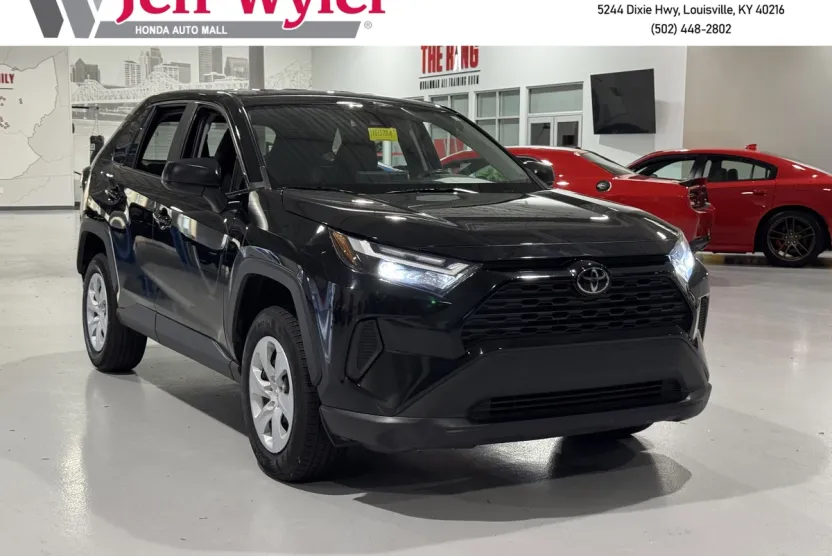 2023 Toyota RAV4 LE photo 1