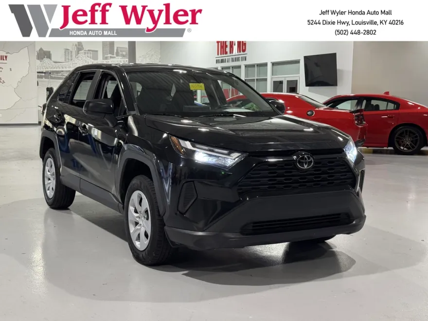 2023 Toyota RAV4 LE photo 1