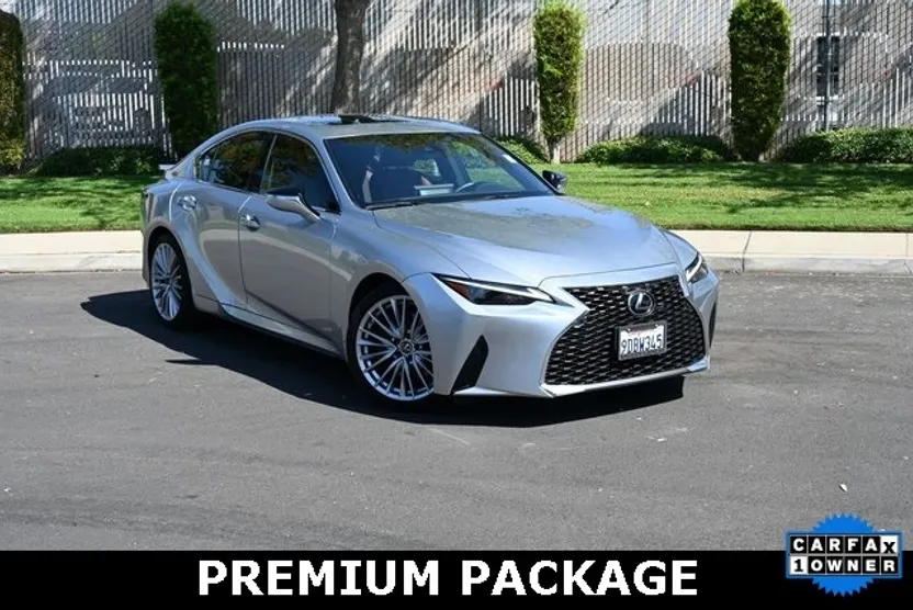 2022 Lexus IS 300 photo 1