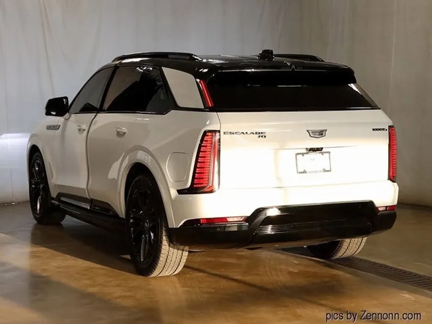 2025 Cadillac Escalade IQ Sport photo 1