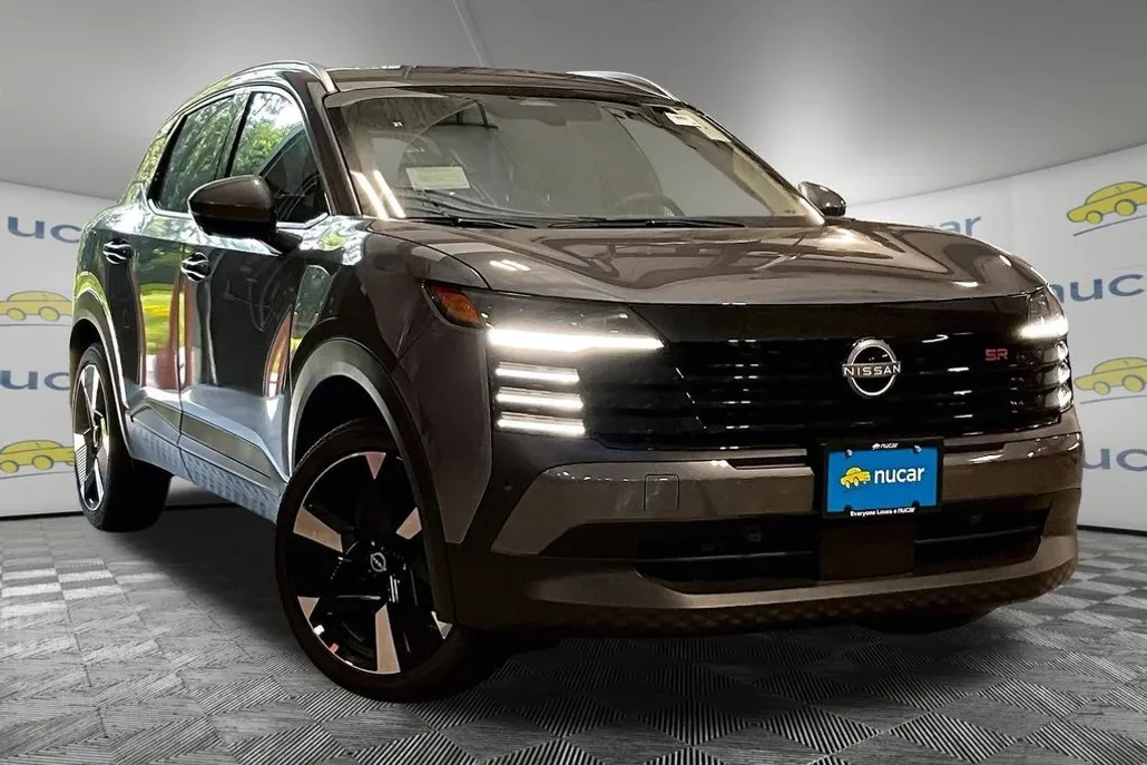 2025 Nissan Kicks SR photo 1