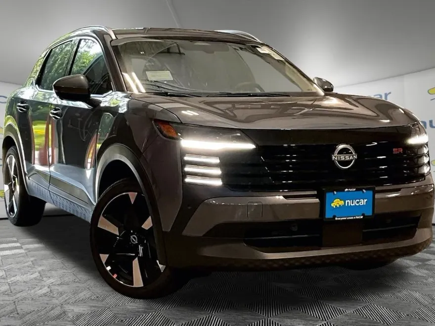 2025 Nissan Kicks SR photo 1