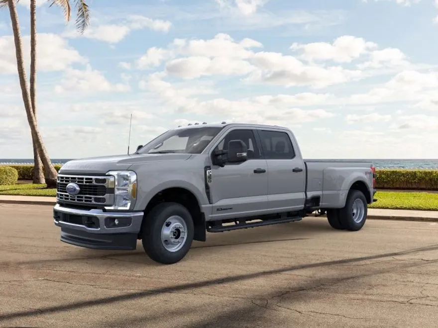 2025 Ford F-350 XLT photo 1