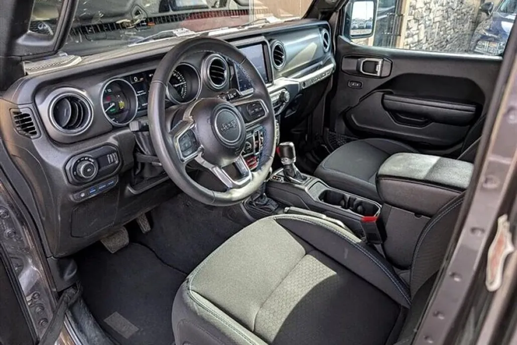 2023 Jeep Wrangler Rubicon 4xe photo 1