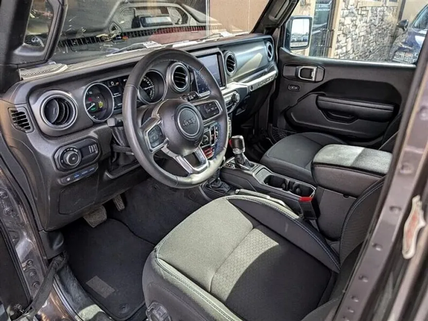 2023 Jeep Wrangler Rubicon 4xe photo 1