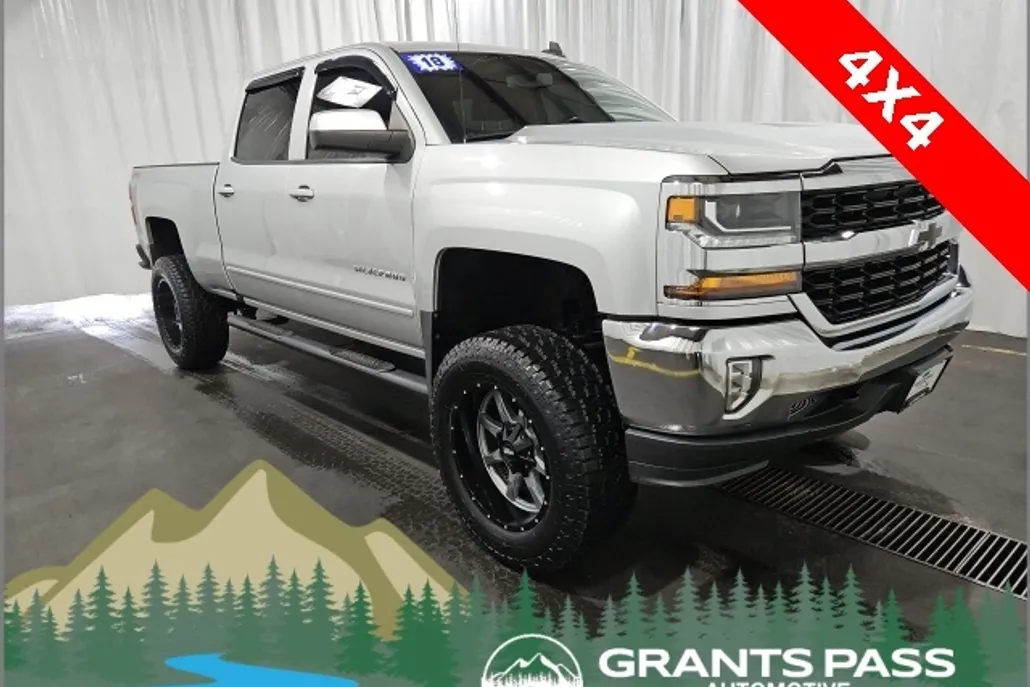 2018 Chevrolet Silverado 1500 LT photo 1