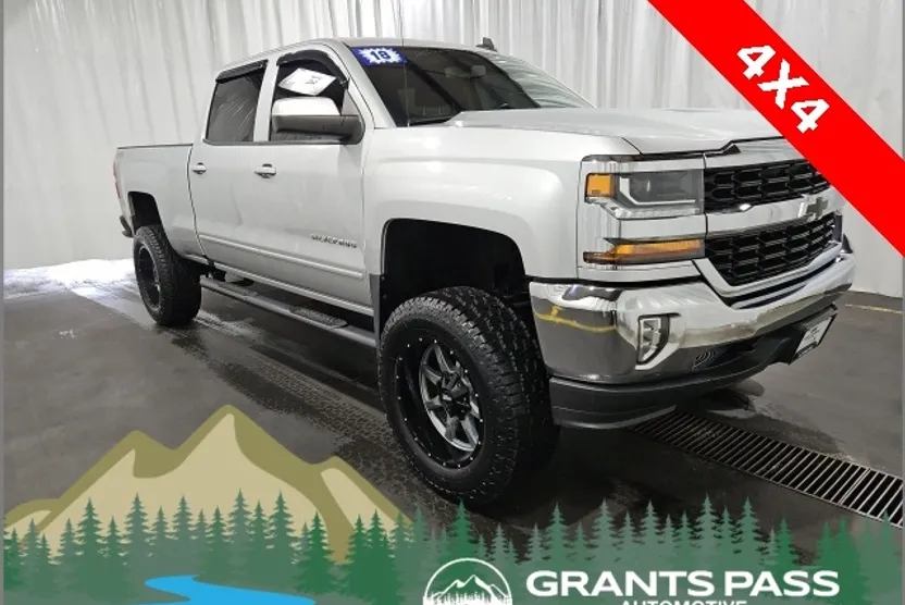 2018 Chevrolet Silverado 1500 LT photo 1
