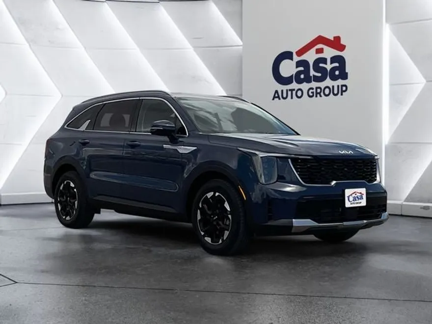 2025 Kia Sorento S photo 1