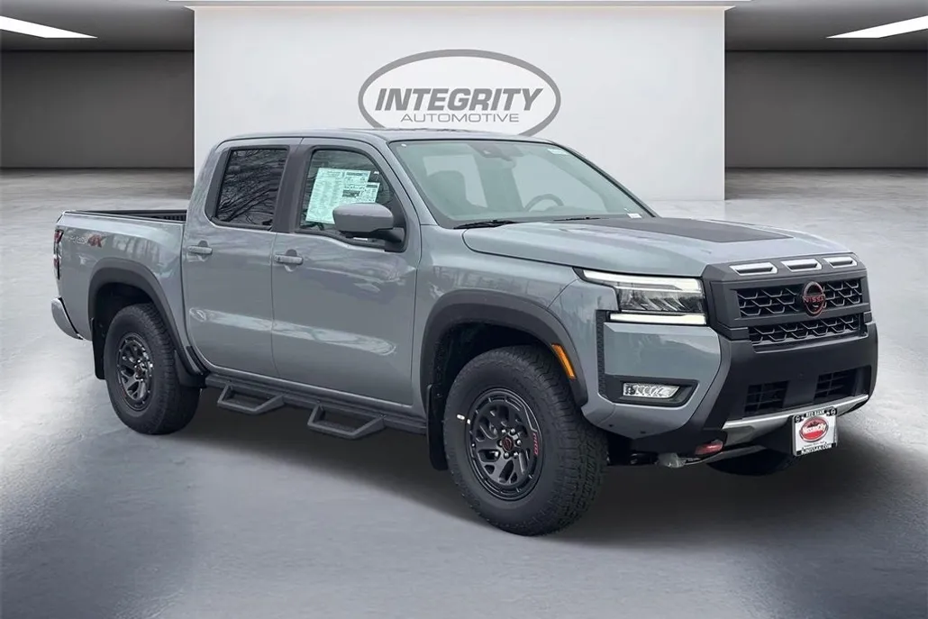 2025 Nissan Frontier PRO-4X photo 1