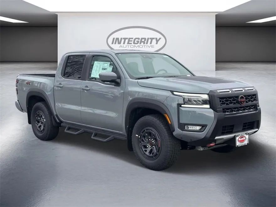 2025 Nissan Frontier PRO-4X photo 1