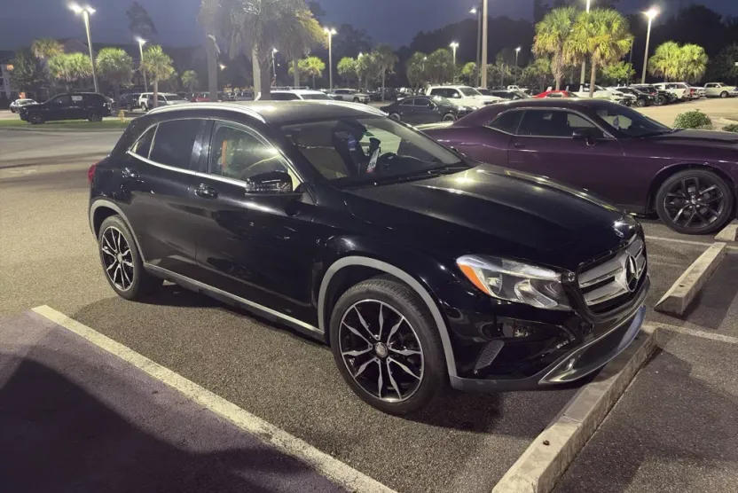 2017 Mercedes Benz GLA 250 photo 1