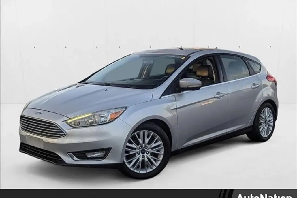 2017 Ford Focus Titanium photo 1