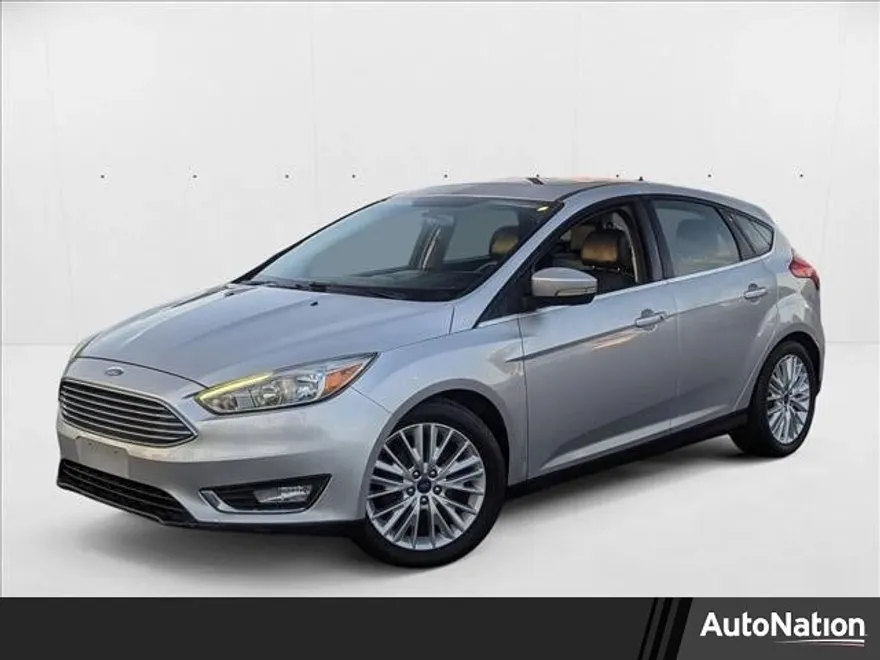 2017 Ford Focus Titanium photo 1