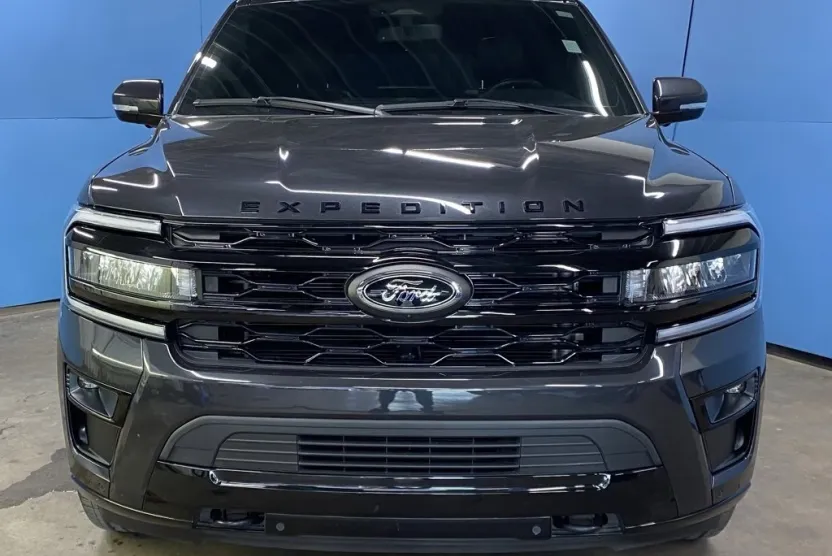 2022 Ford Expedition Limited photo 1