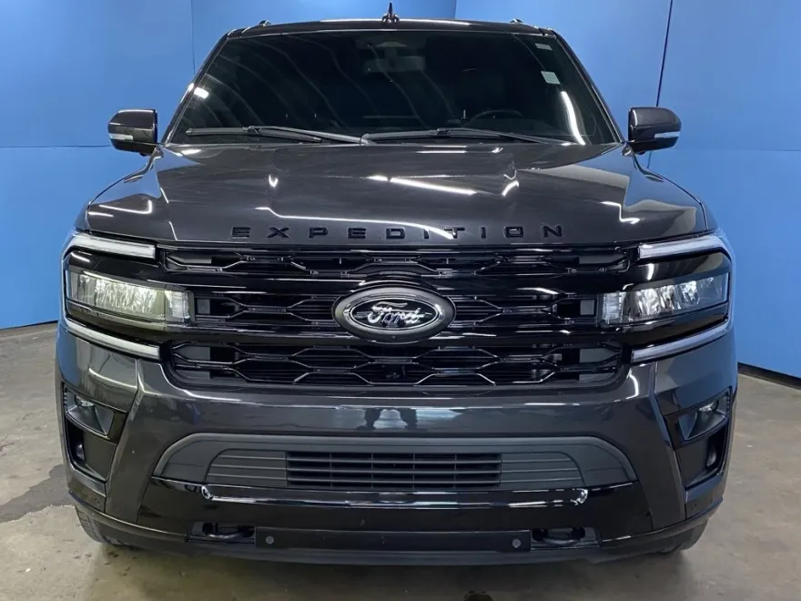 2022 Ford Expedition Limited photo 1