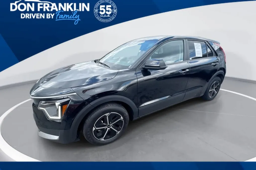 2024 Kia Niro LX photo 1