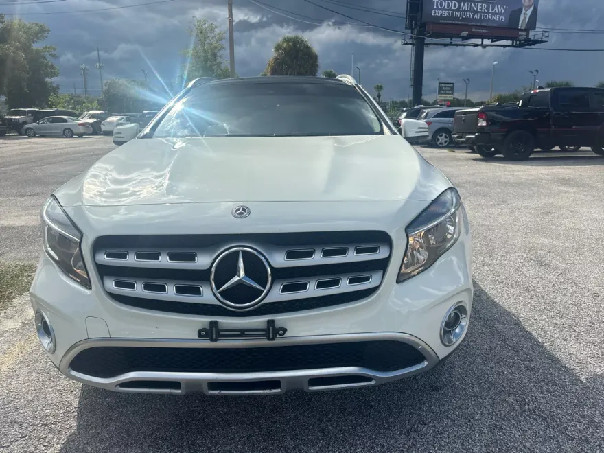 2018 Mercedes Benz GLA 250 4MATIC photo 1