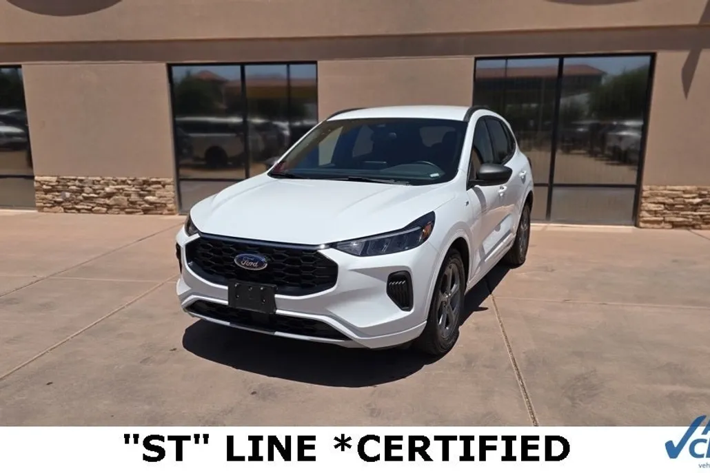 2023 Ford Escape ST-Line photo 1