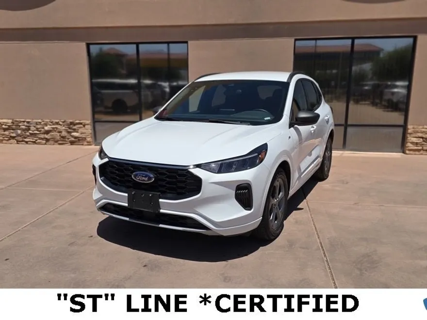 2023 Ford Escape ST-Line photo 1