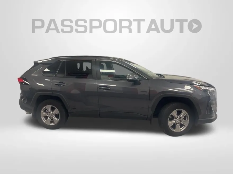 2025 Toyota RAV4 Hybrid XLE photo 1