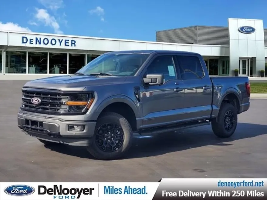 2025 Ford F-150 XLT photo 1