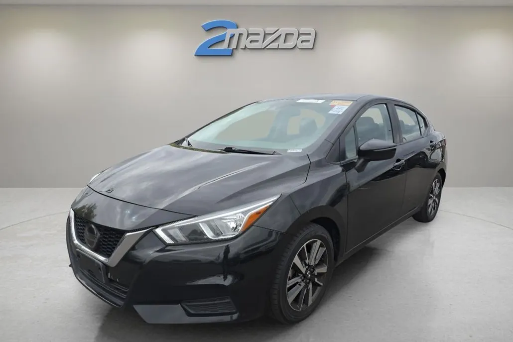 2021 Nissan Versa SV photo 1