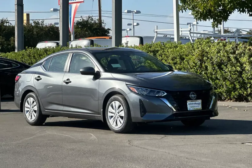 2025 Nissan Sentra S photo 1
