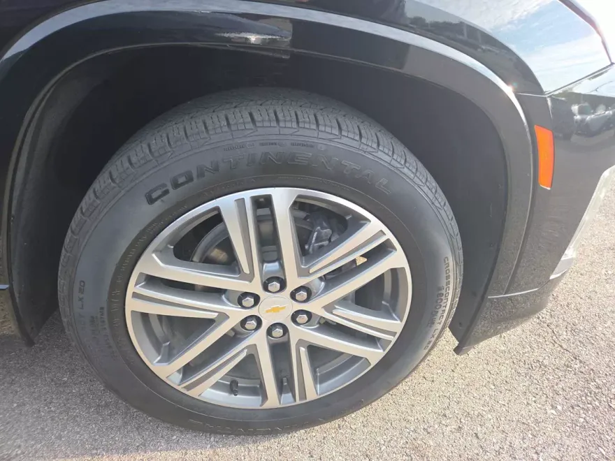 2023 Chevrolet Traverse High Country photo 1