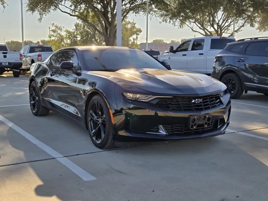 2023 Chevrolet Camaro 2LT photo 1