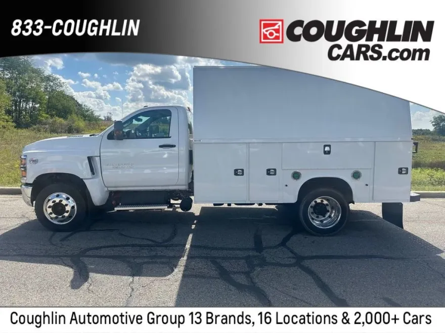 2024 Chevrolet Silverado 5500HD Work Truck photo 1