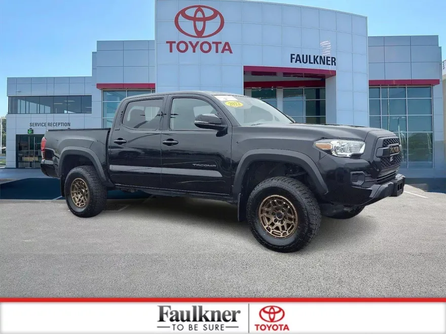 2023 Toyota Tacoma SR5 photo 1