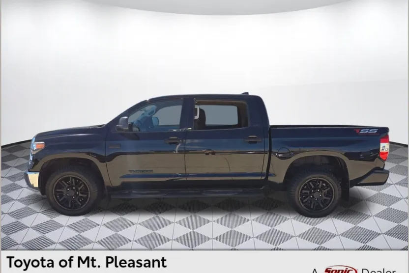 2021 Toyota Tundra SR5 CrewMax photo 1