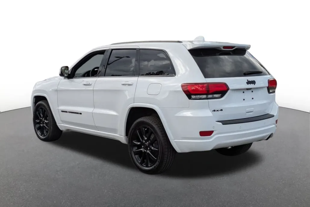 2022 Jeep Cherokee Laredo X photo 1