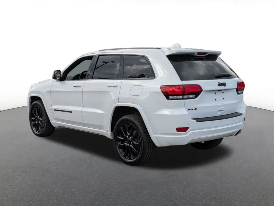 2022 Jeep Cherokee Laredo X photo 1