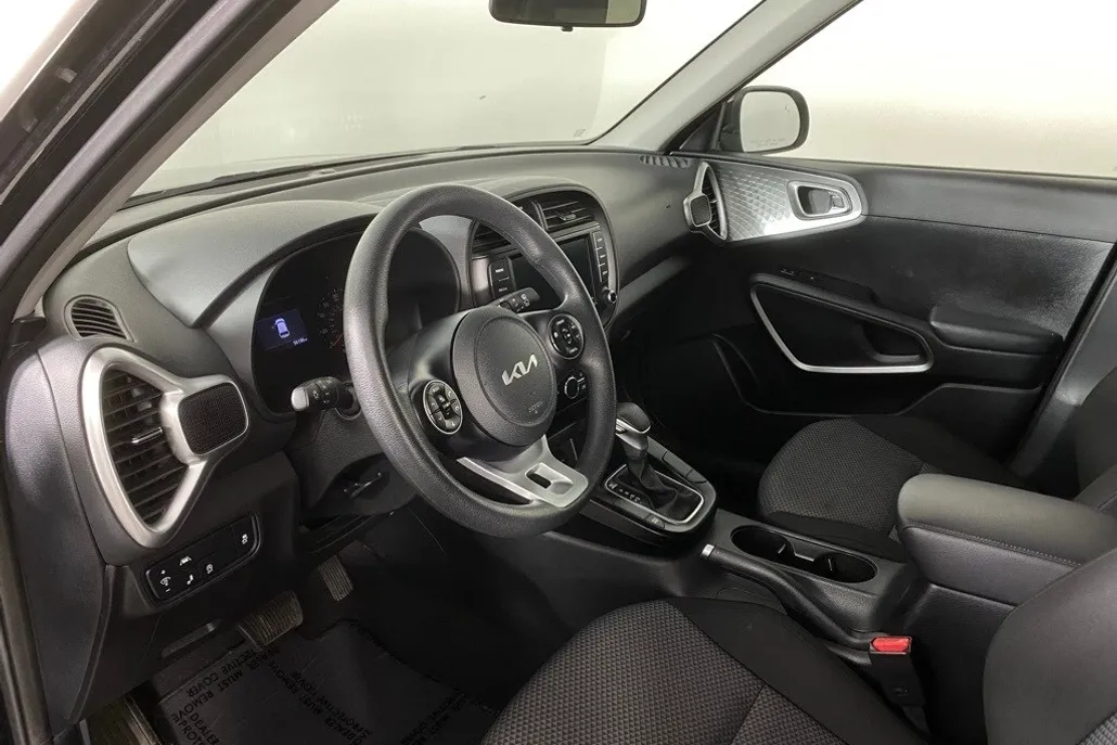2022 Kia Soul LX photo 1