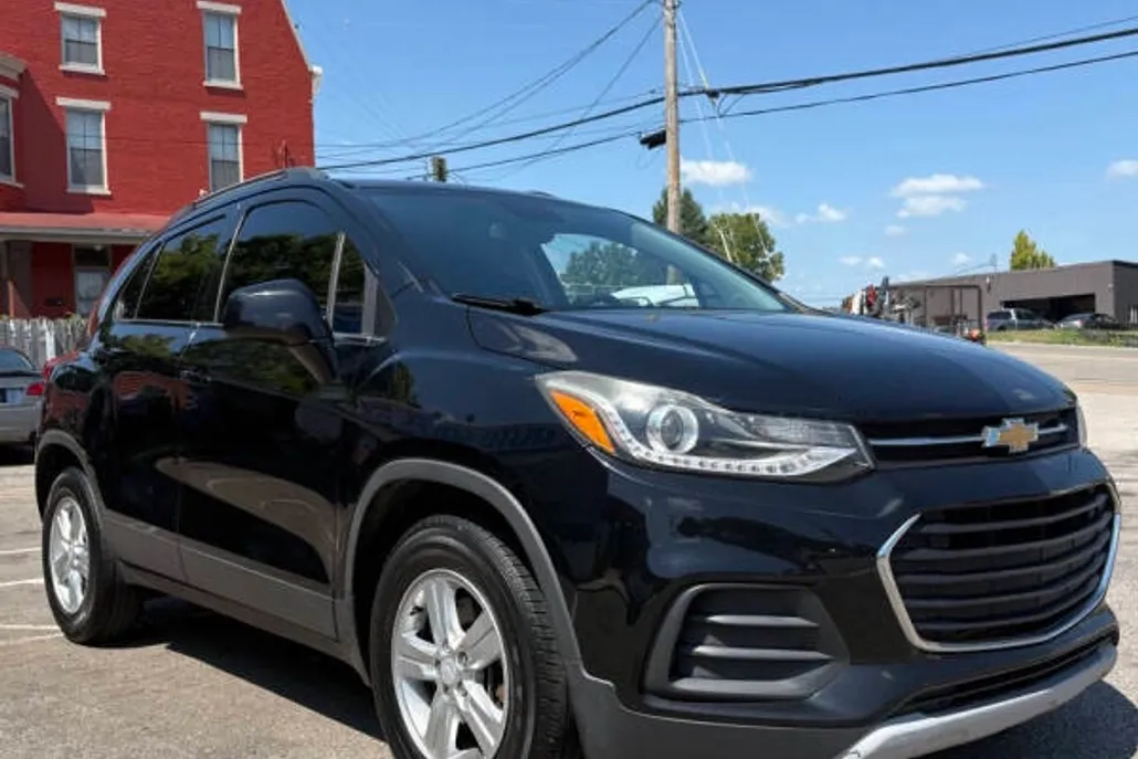 2017 Chevrolet Trax LT photo 1