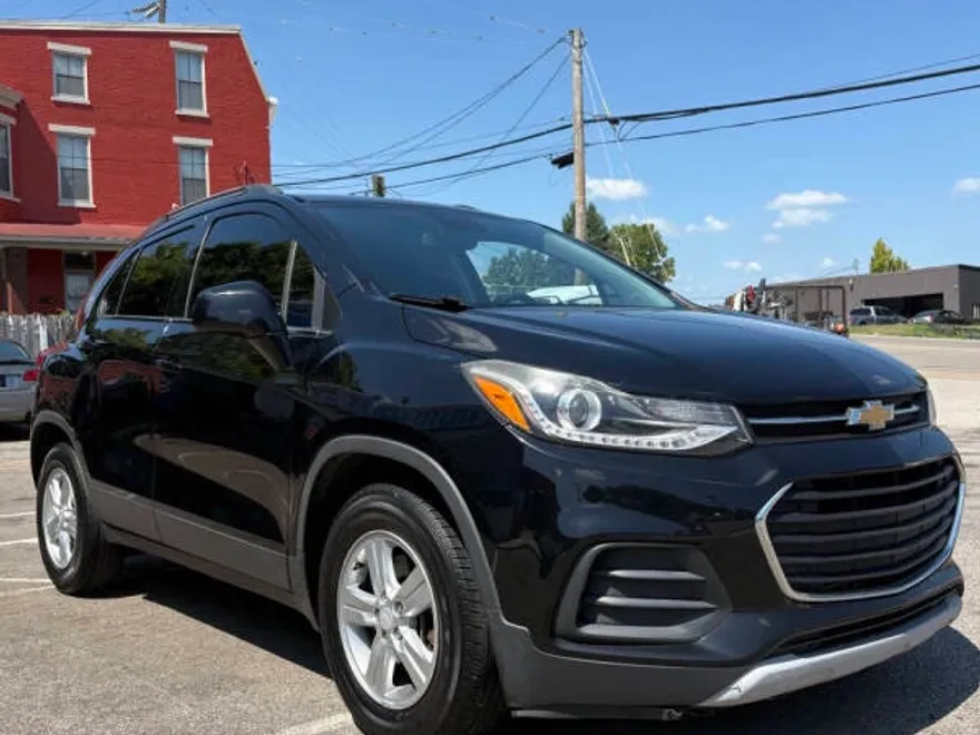 2017 Chevrolet Trax LT photo 1